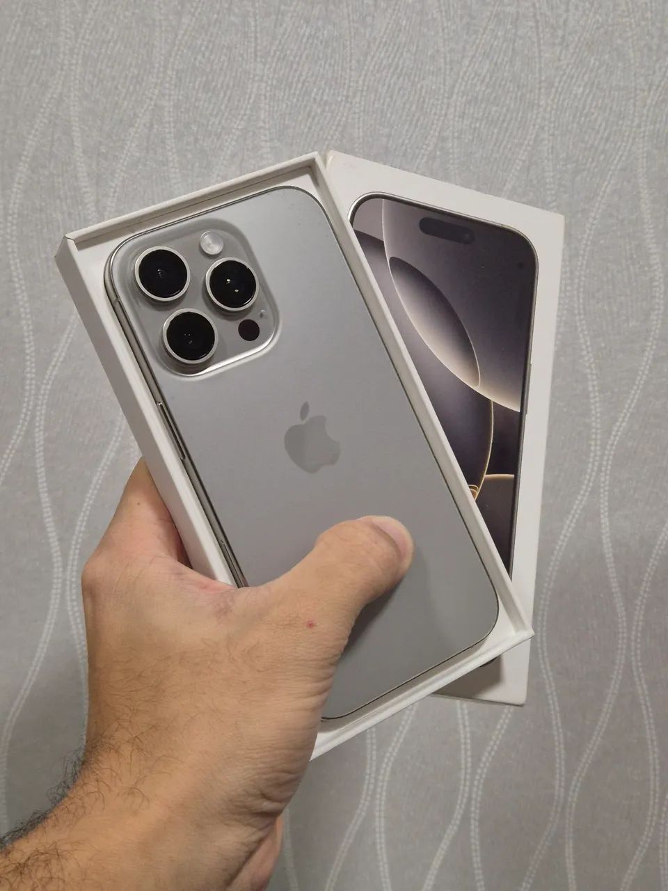 iPhone 16 Pro 256GB Natural Titanium - Celulares e Smartphones