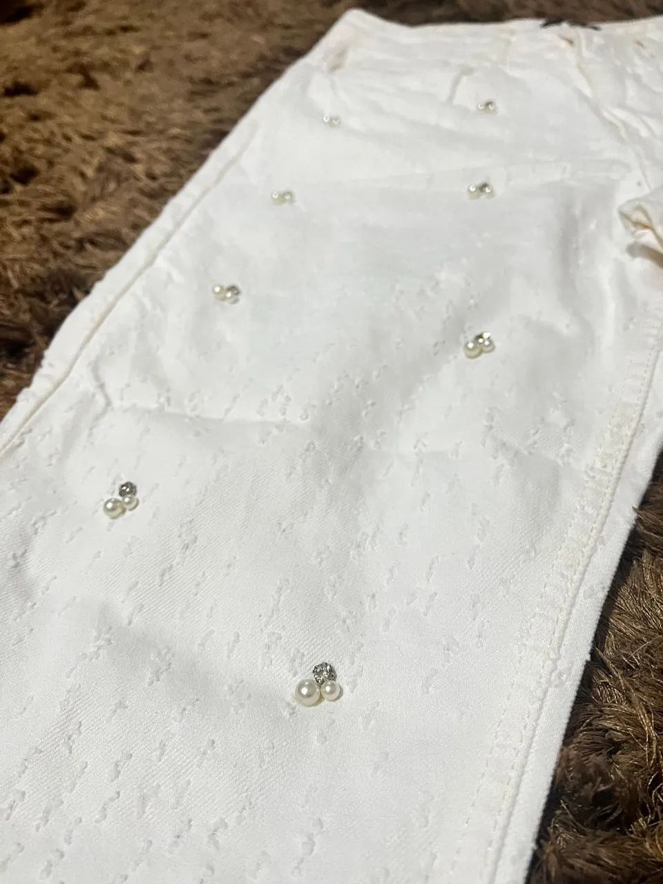 Calça jeans Off White com pérolas  - Foto 3