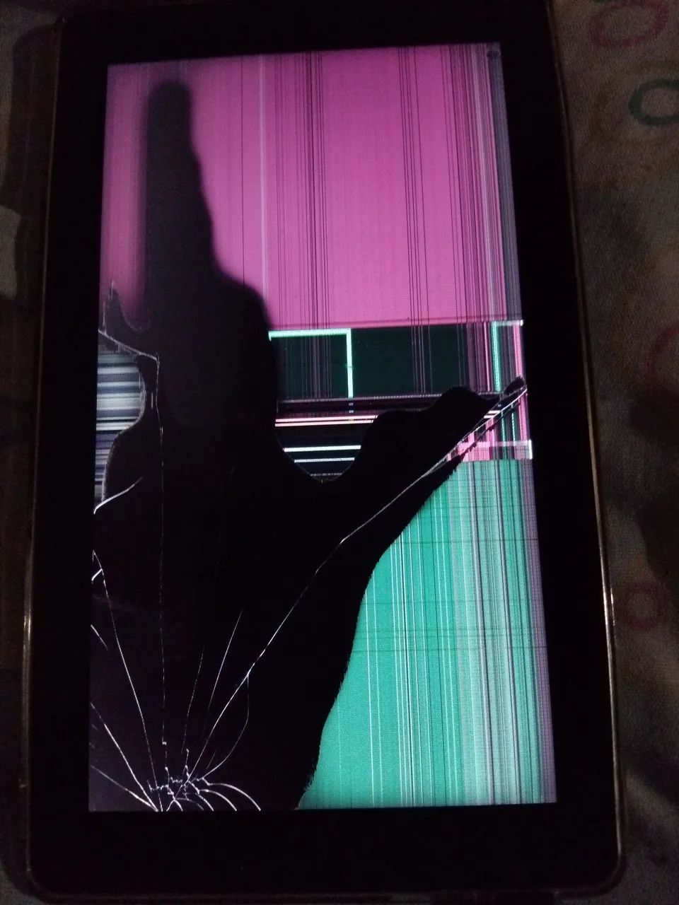 Tablet com tela quebrada, apenas pra retirada de peças, com 2 meses de uso caiu é quebrou  - Foto 3