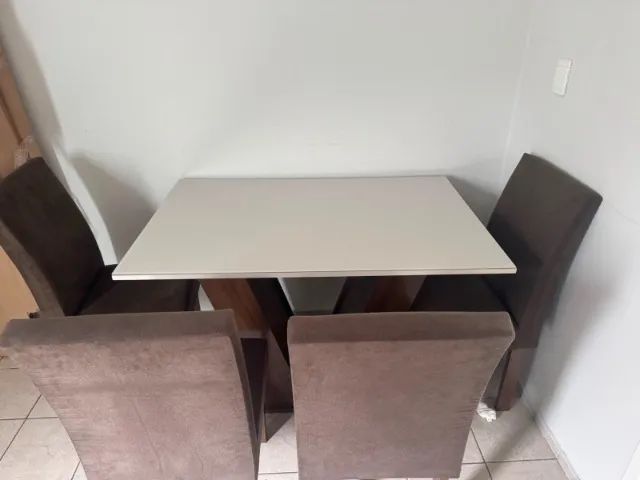 Mesa de jantar 4 lugraes