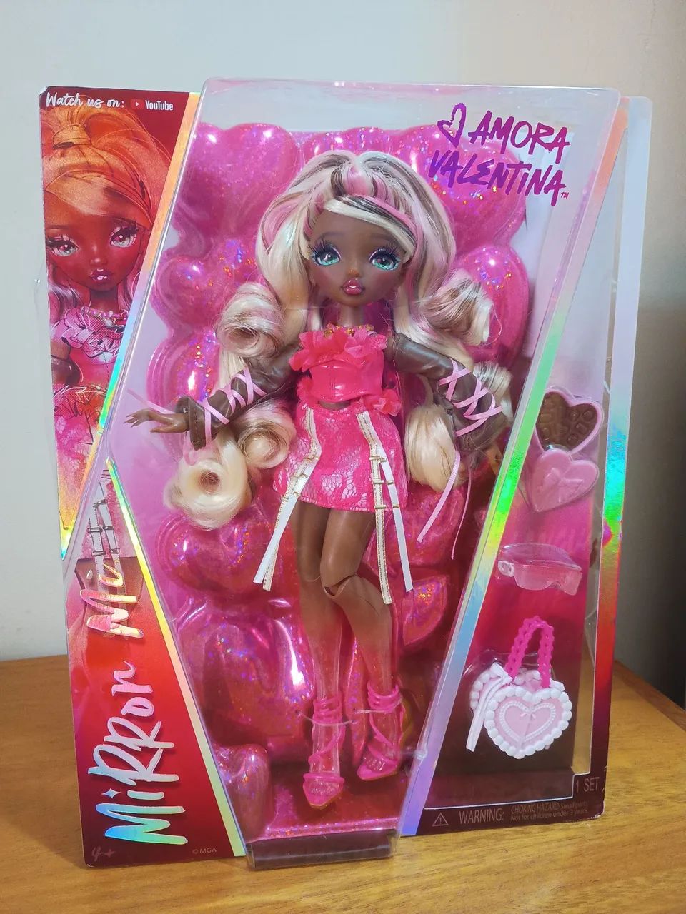 Boneca Mirror Mi Amora Lacrada estilo Monster High