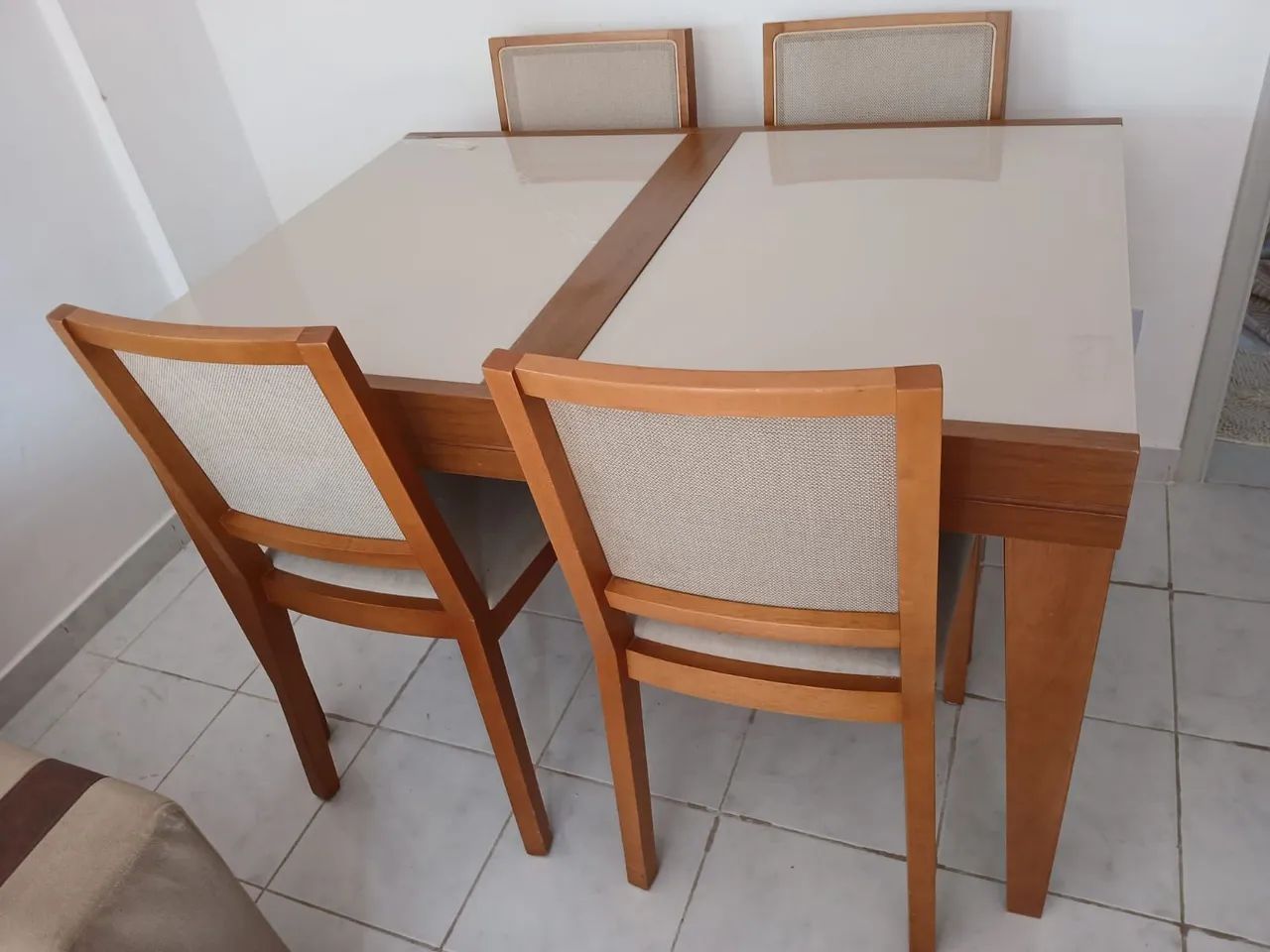 Mesa com cadeiras 