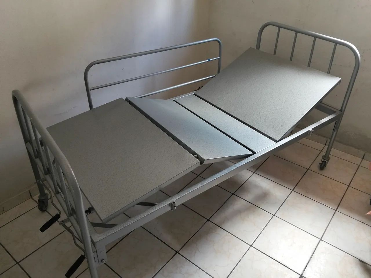Cama de hospital seminova