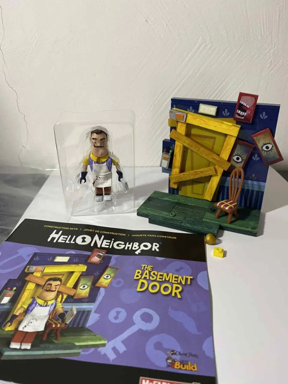 HelloNeighbor The Basement Door playset Mcfarlane