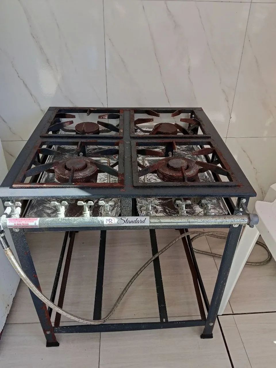 Fogão industrial com mangueira inox de R$800 por R$600 reais  - Foto 2