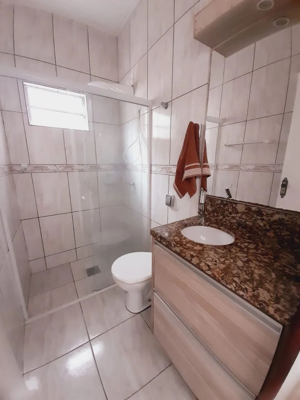 SALA COMERCIAL TÉRREA COM EXCELENTE LOCALIZAÇÃO E ESTACIONAMENTO. - Foto 4
