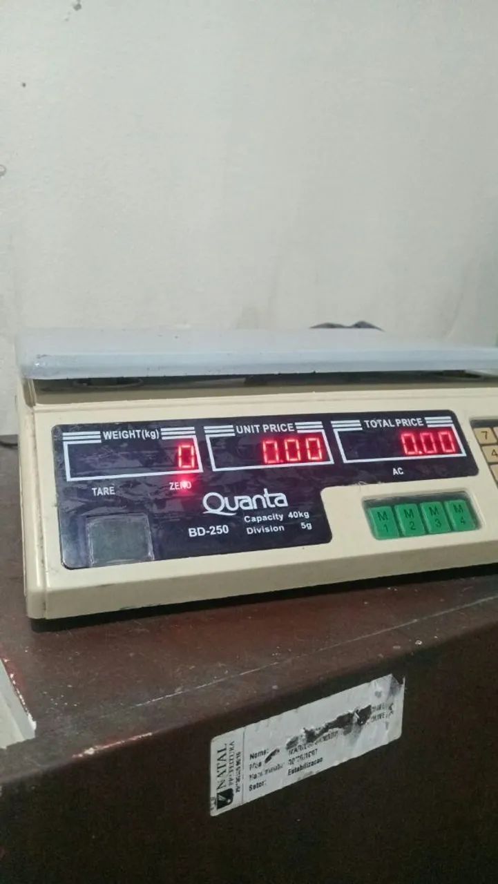 Fone de 15 e balança digital