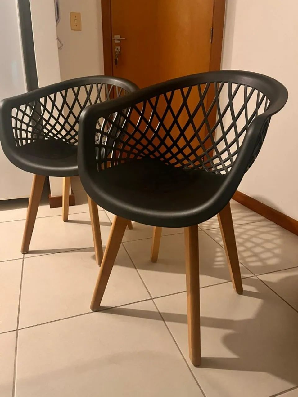 Venda de cadeiras e mesas de apoio para sala de estar ou varanda