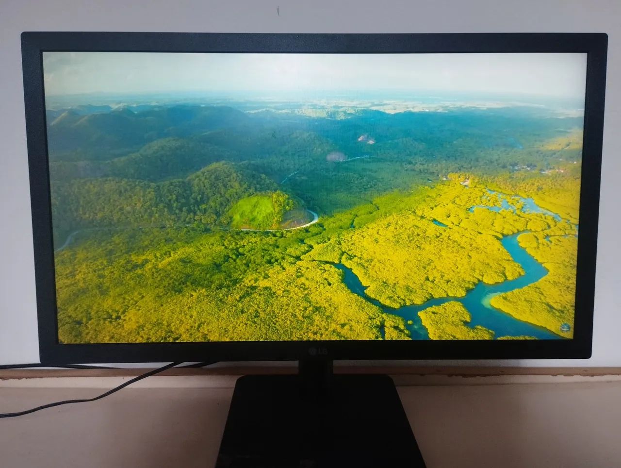 Motitor LG 21.5 polegadas