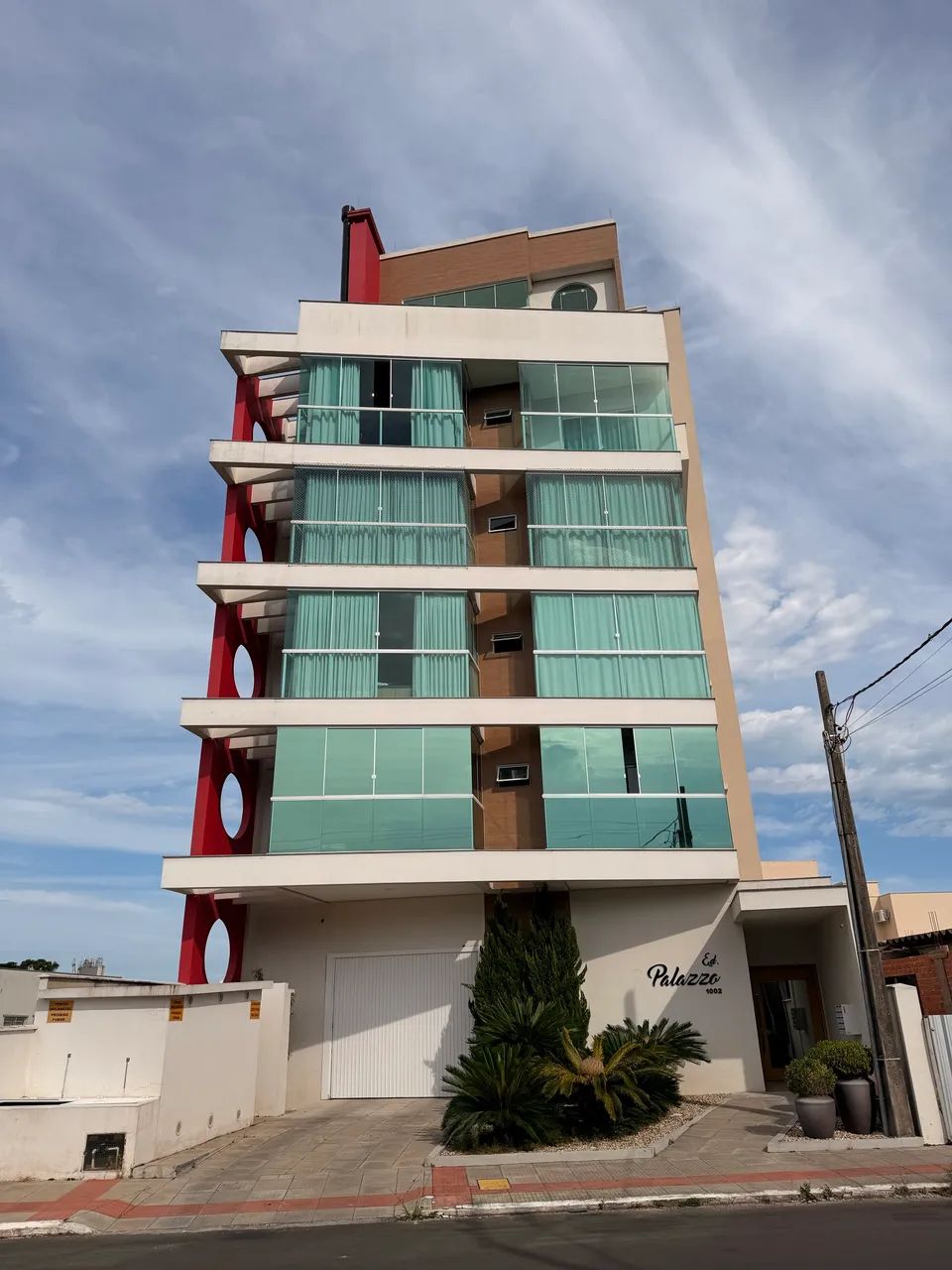 Apartamento alto padrão no centro de Sombrio