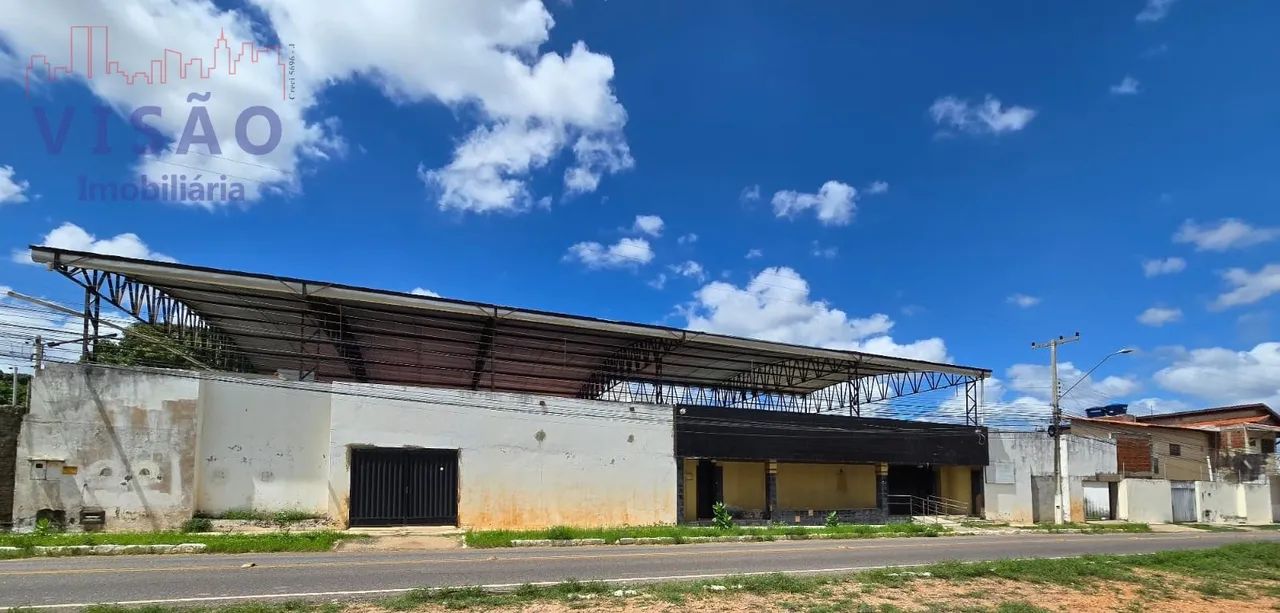 VENDE-SE CASA DUPLEX EM UMA ÁREA COMERCIAL E RESIDENCIAL