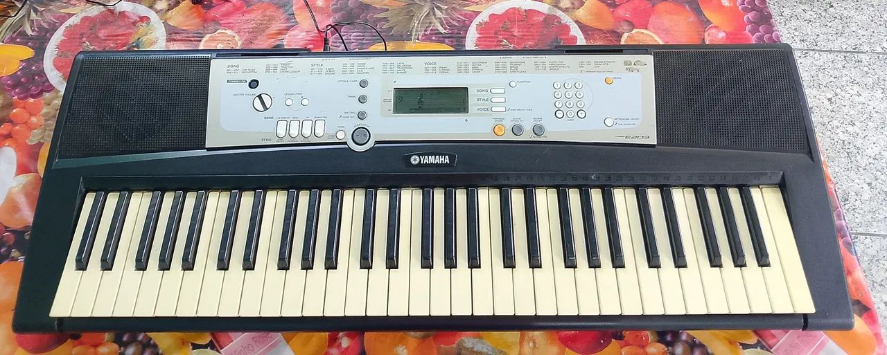 Teclado yamara psr E203