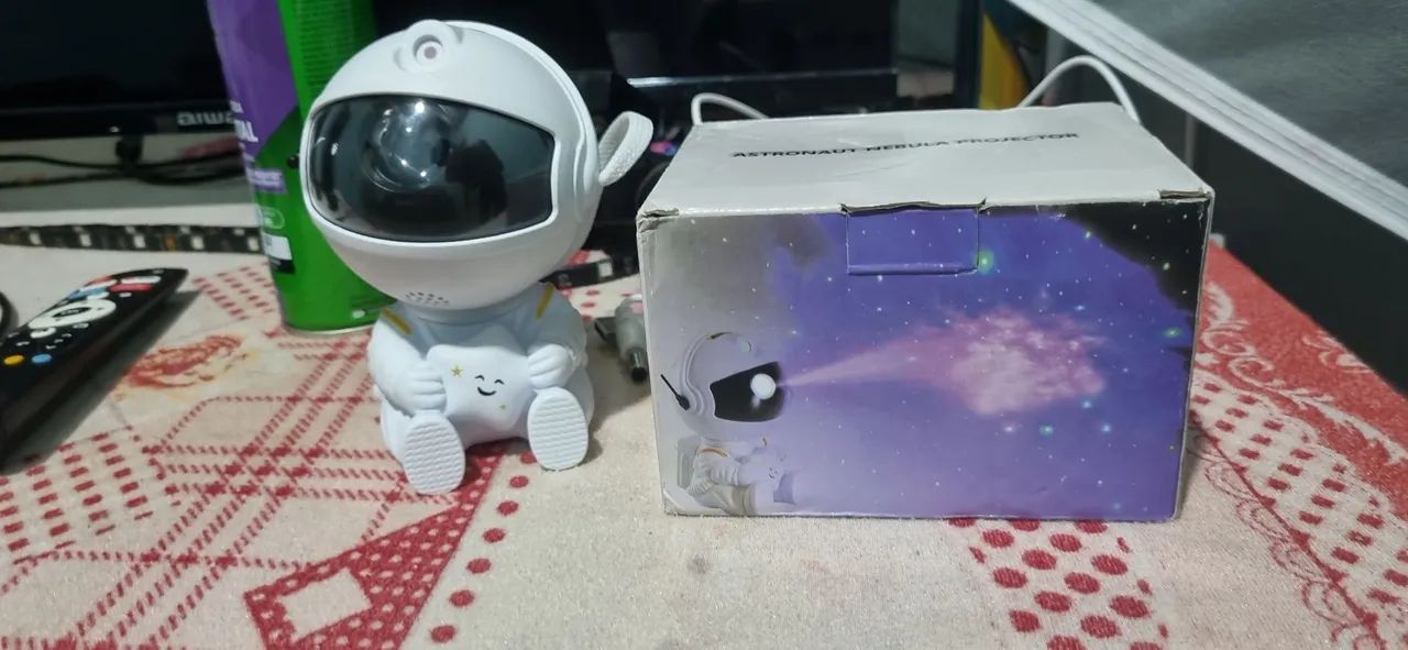 Mini projetor astronauta