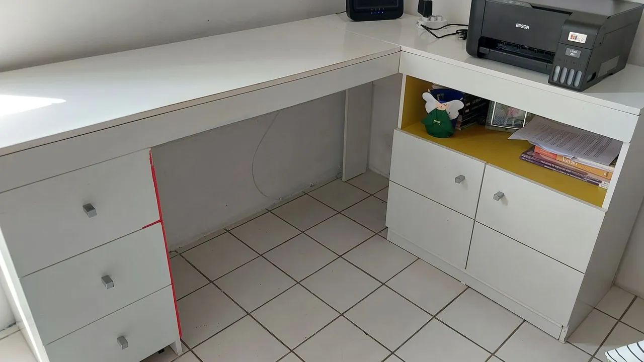 Escrivaninha em L branca - Foto 2
