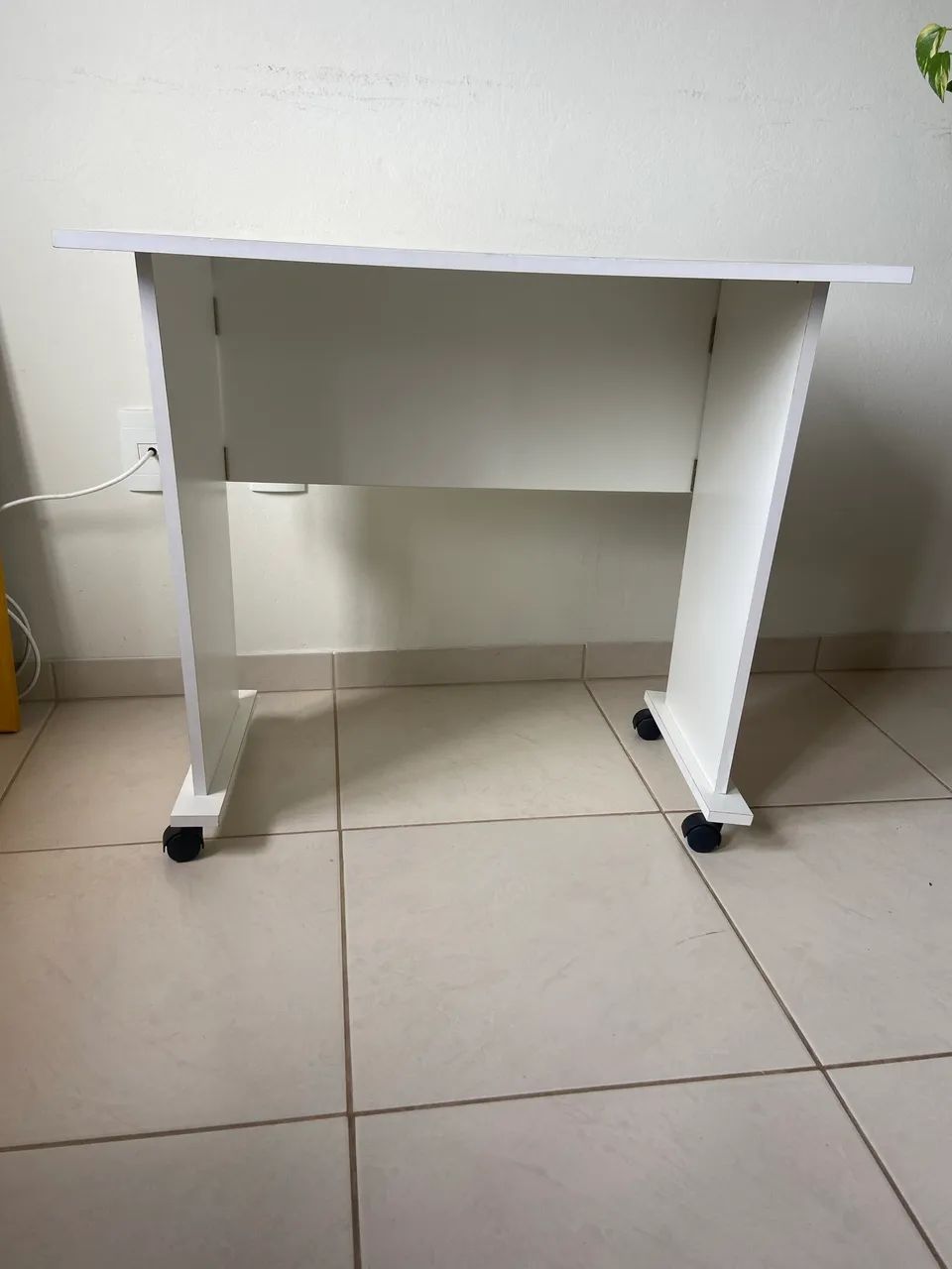 Mesa de escritório dobrável e com rodinhas  - Foto 3