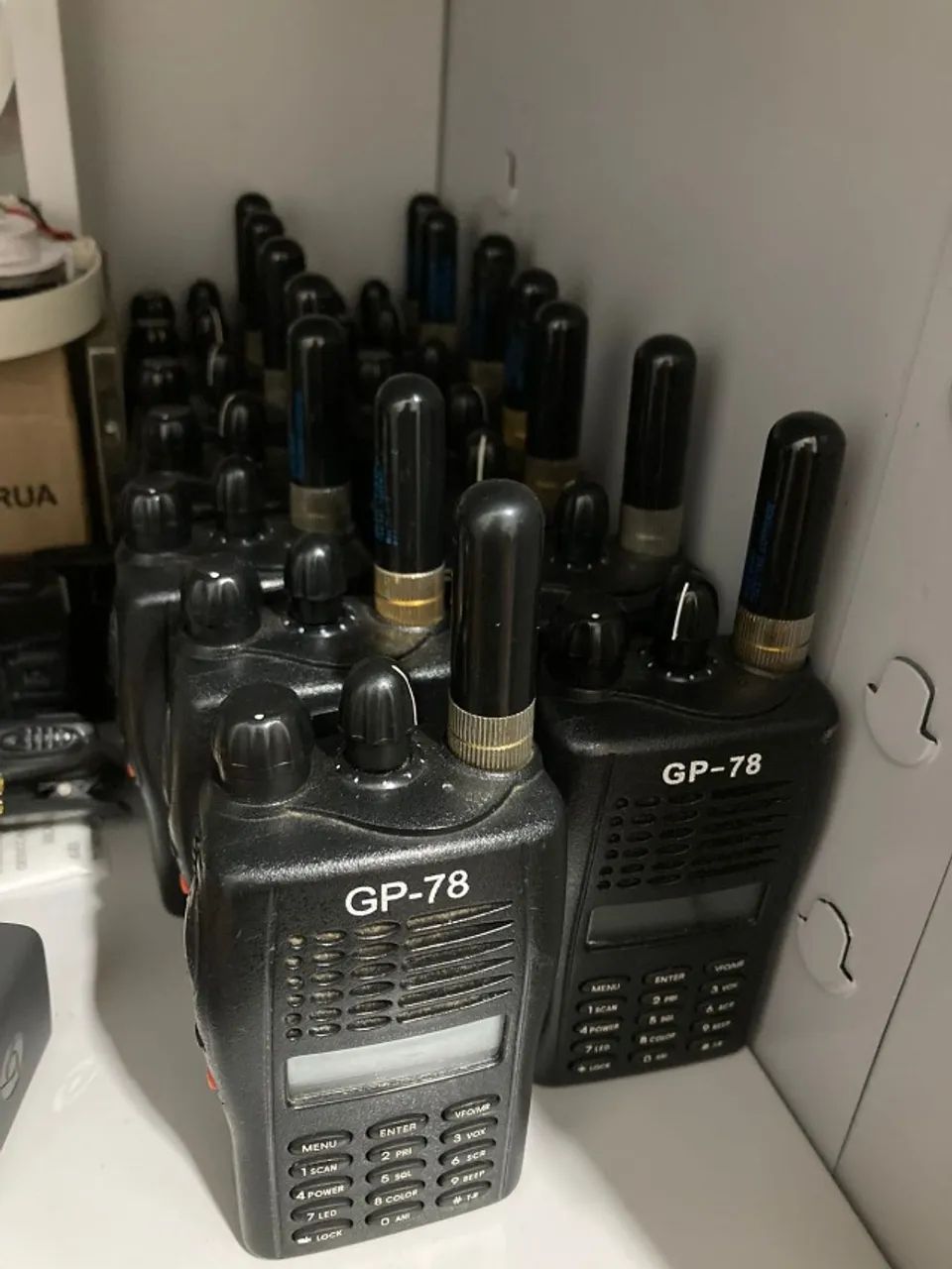 Radio Gp78 Uhf 400mhz A 470mhz (14 Unidades) Oportunidade para revender
