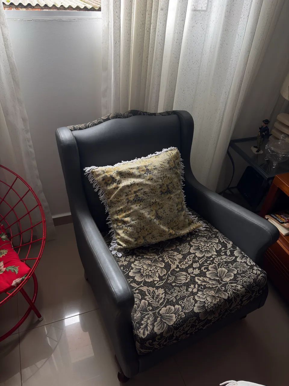 Sofá 3 lugares + 2 poltronas vintage madeira - Foto 2