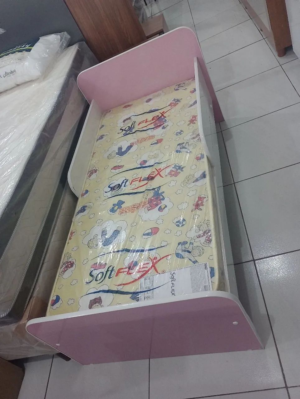 Cama infantil rosa branco com colchão e cabideiro de brinde entrega grátis 
