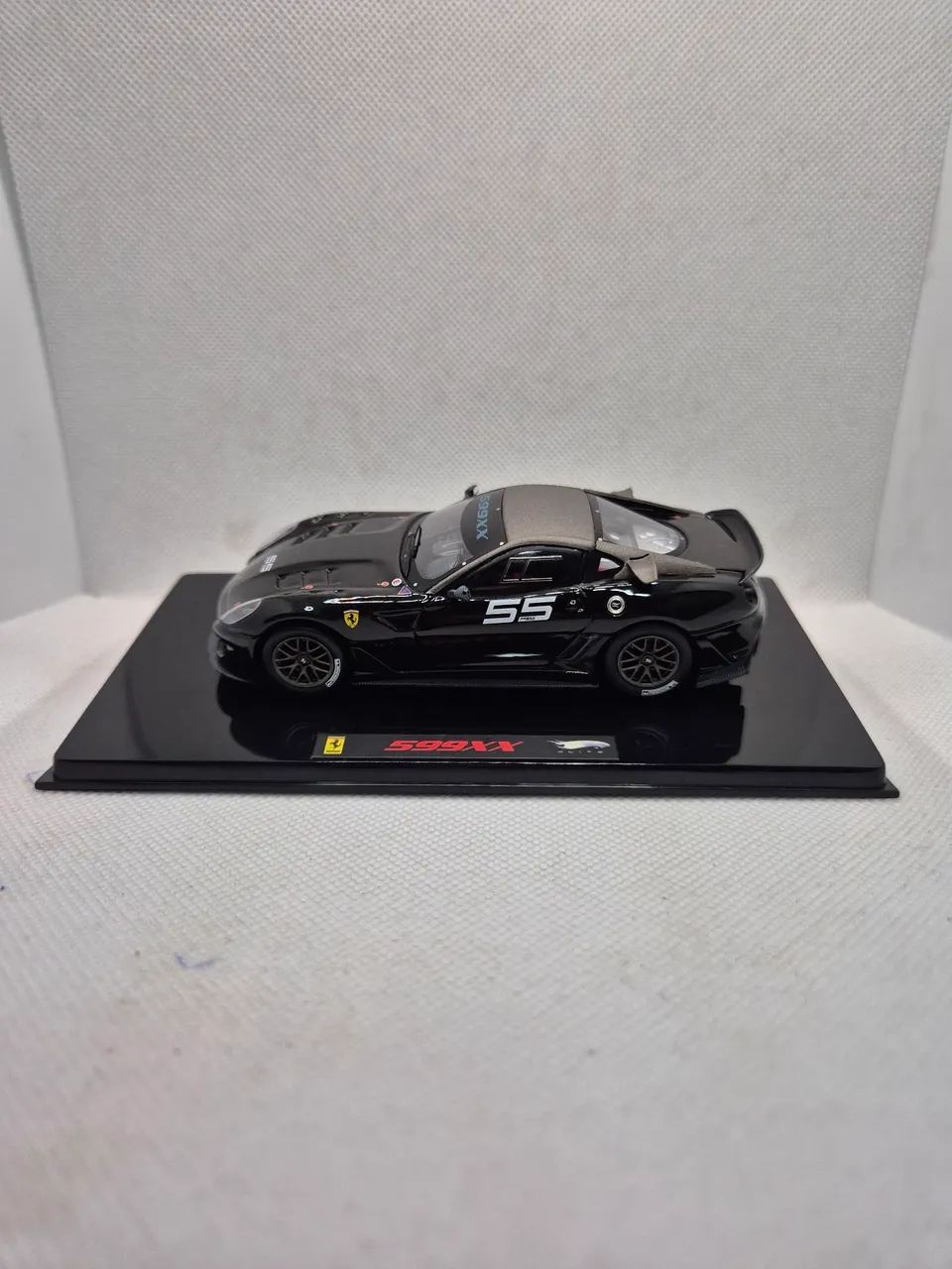 Miniatura Ferrari 599XX - Escala 1/43 - Hot Wheels Elite - Hobbies