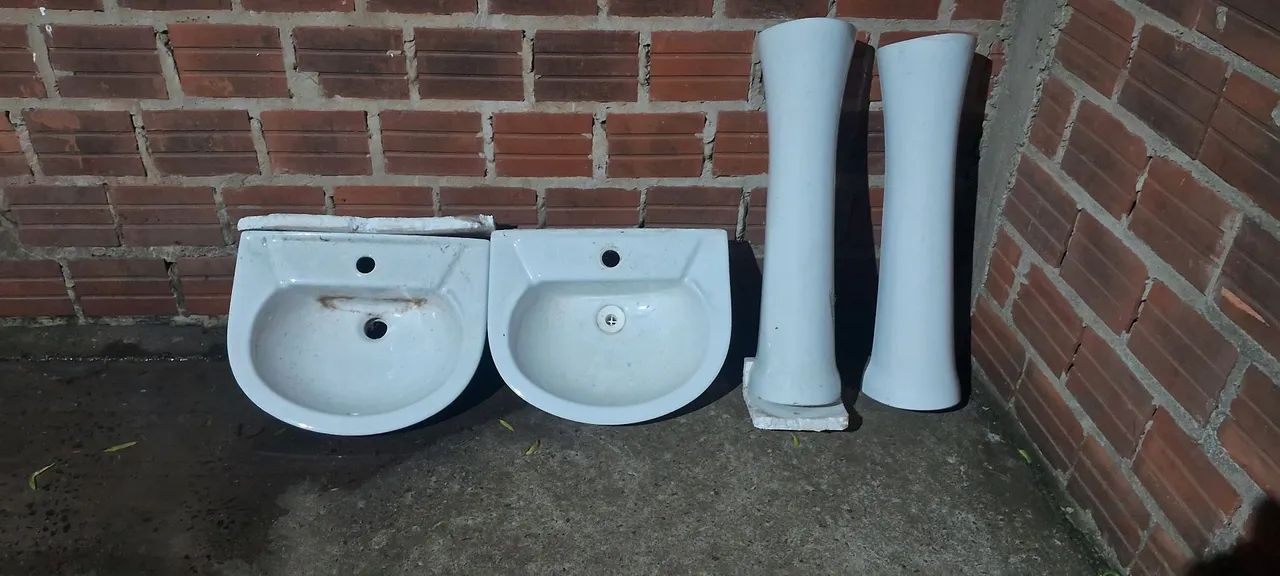 Pia de banheiro semi nova