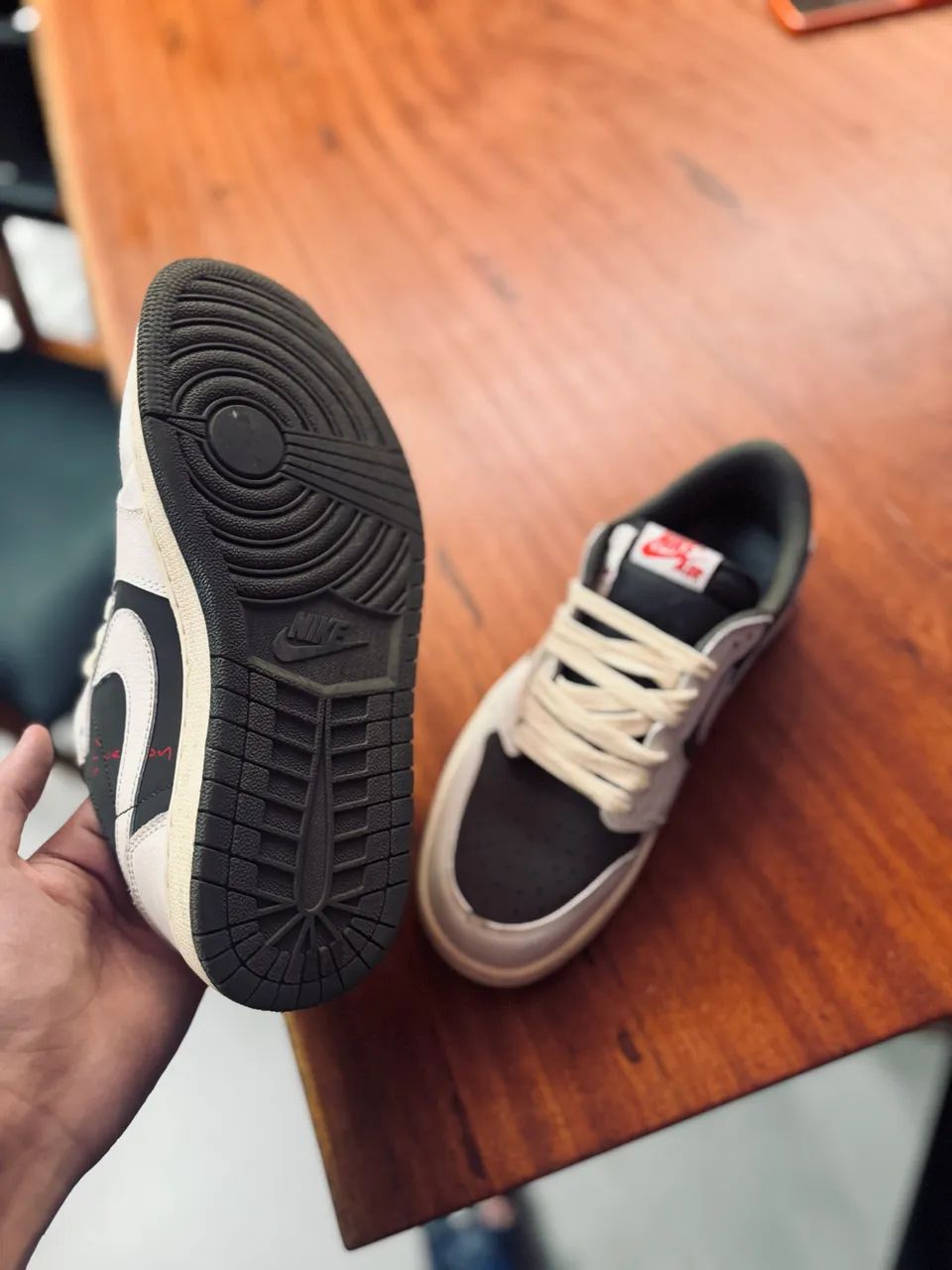 Air Jordan 1 Low x Travis Scott - Estilo Reverse Mocha - Foto 2
