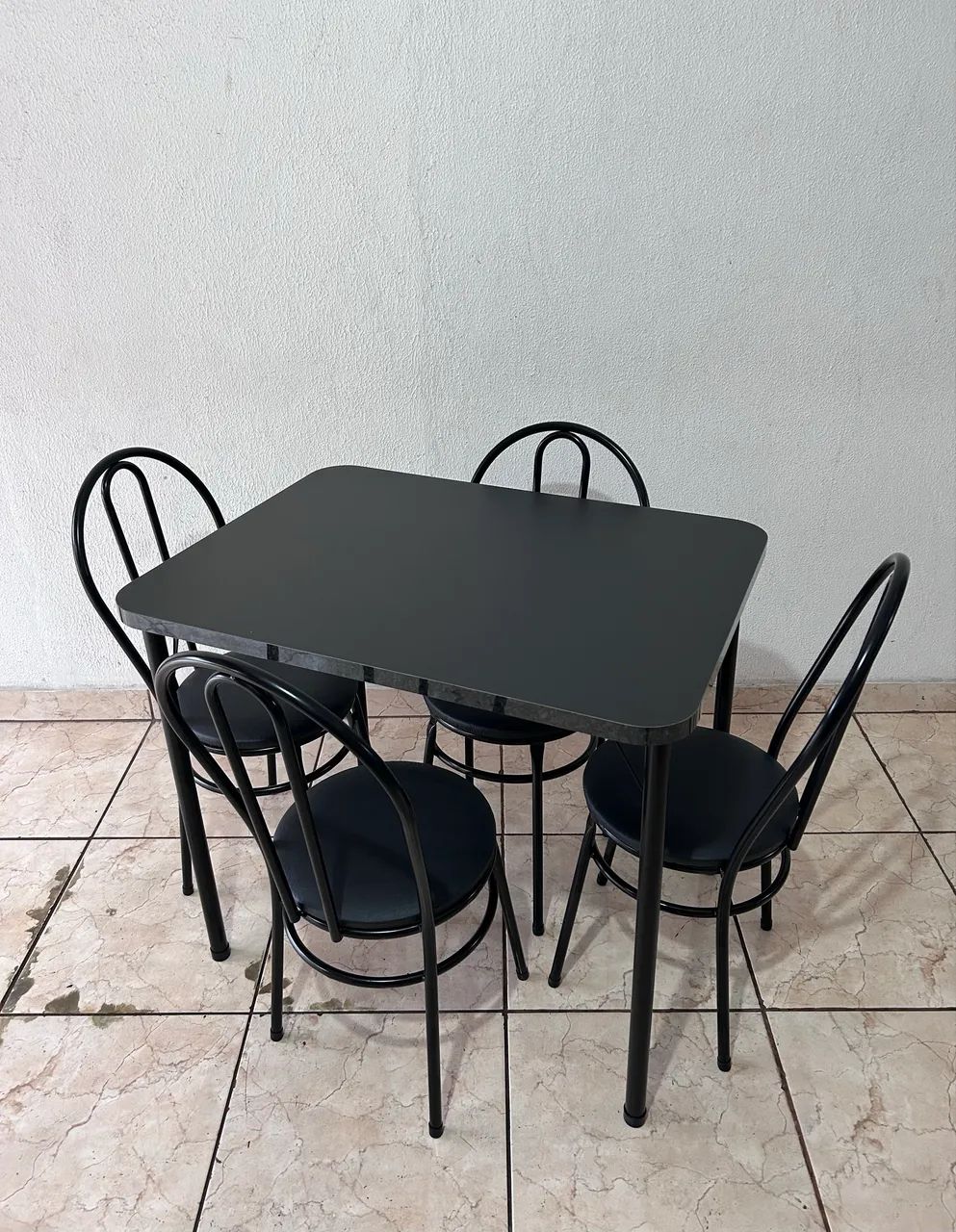 Mesa de Ferro Retangular com 4 Cadeira Nova - Foto 2