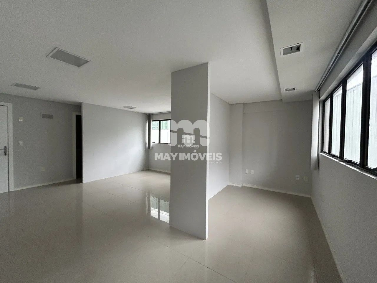 Sala comercial no centro de Itajaí, 40 m², R$390.000,00 - Foto 3