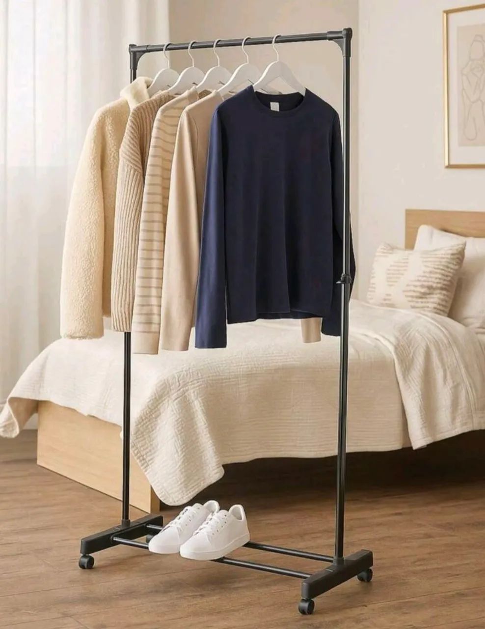 Arara de roupas com rodinhas - Foto 3