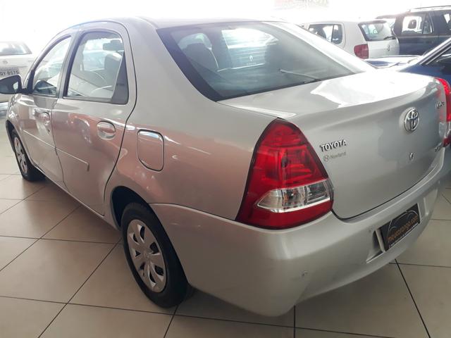Etios Sedan 1.5 XS - Foto 4