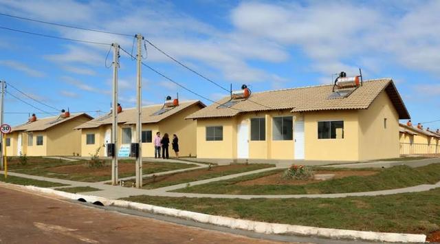 Vendes uma casa na cidade do povo valor 20$mil