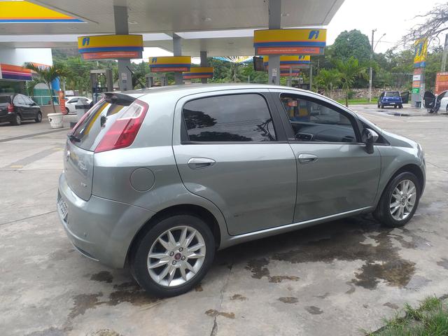 Fiat Punto Essence 1.6 - 2012/2012 - Foto 2