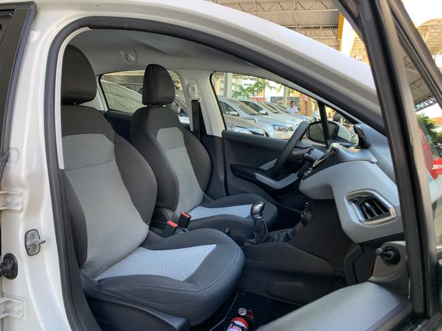 Peugeot 208 active 1.5 8v flex mec. 13/14 veículo em ótimo estado de conservação - Foto 7