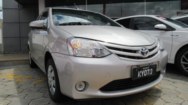 TOYOTA ETIOS HB X - Foto 2