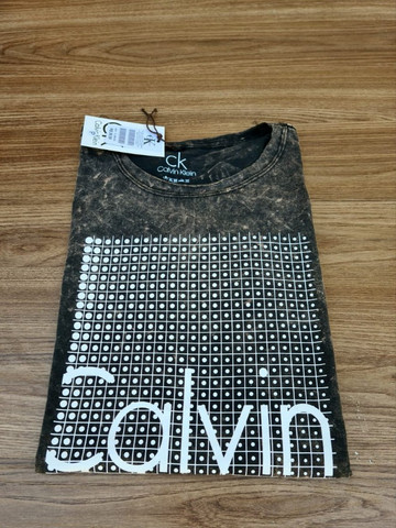 Camiseta estonada atacado