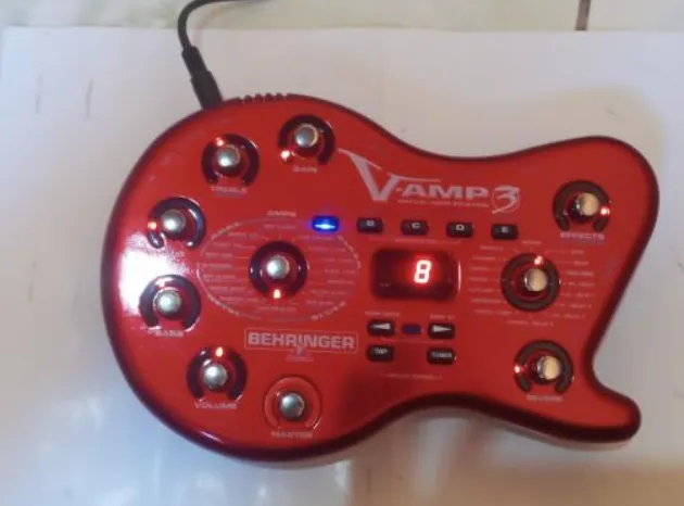 PEDALEIRA BEHRINGER V AMP 3 VERMELHO USADO