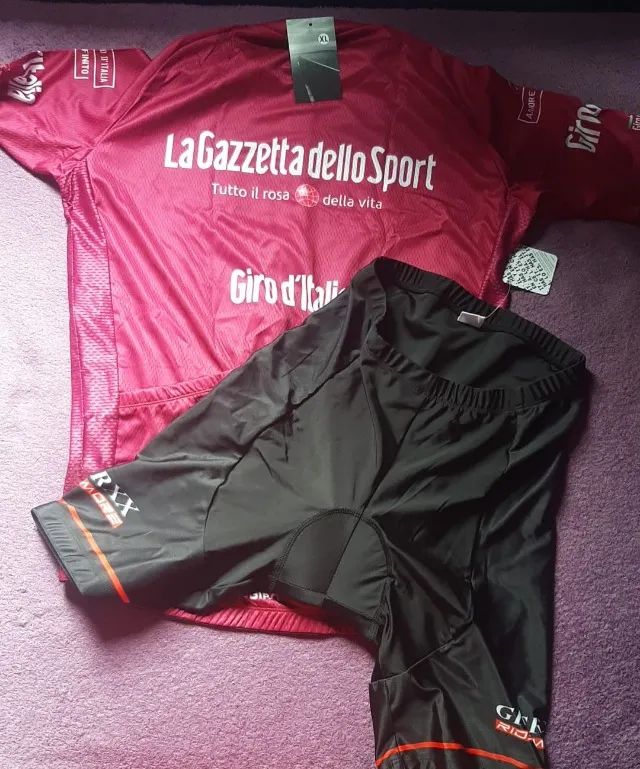 conjunto de roupas de ciclista