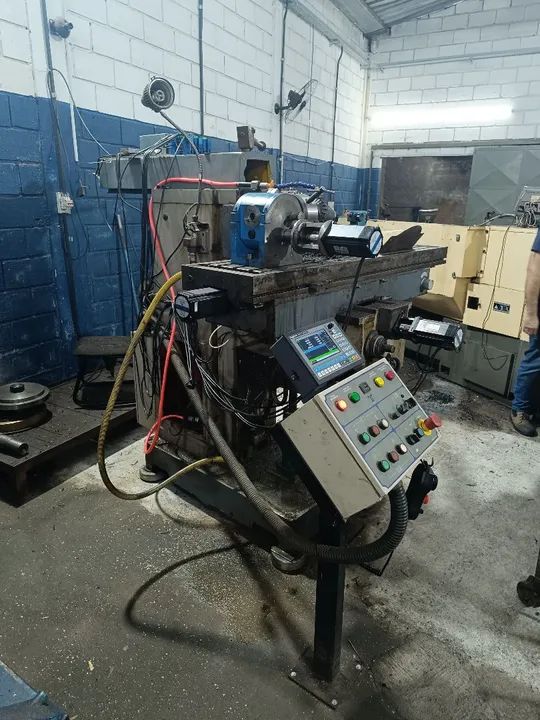 Fresadora CNC universal  - Foto 3