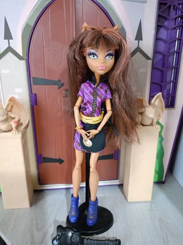 Monster High Clawdeen creepateria sem suporte e escova
