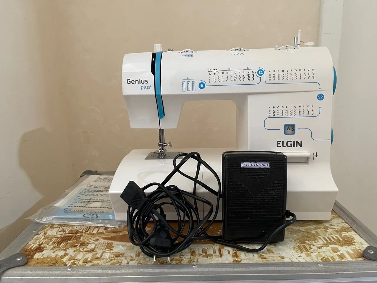 Máquina de Costura Elgin Genius Plus - Foto 3