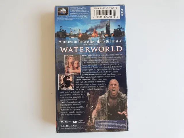 Vhs Importado EUA Waterworld - Letterboxed Edition  - Foto 2
