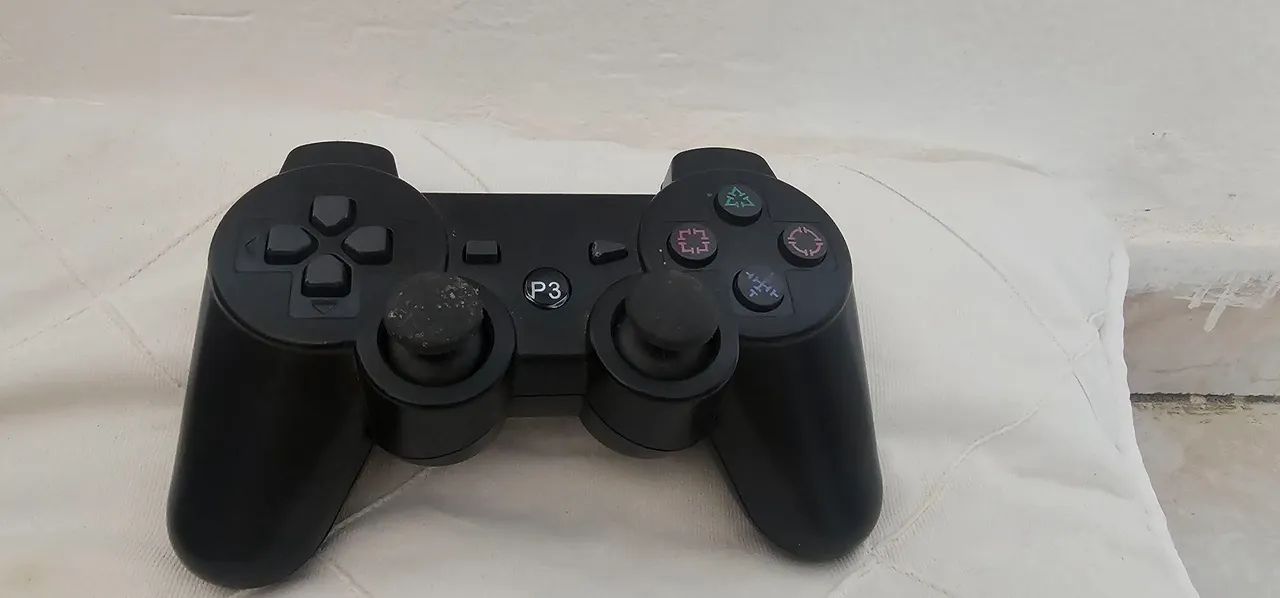 PS3 CONTROLLER WORKING PERFECTLY ONLY WITH CABLE. CABLE NOT INCLUDED64308649541889120