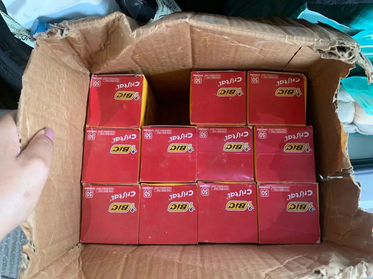 Caixas de caneta Bic Cristal vermelha e 1 caixa de lápis fechado - Foto 2