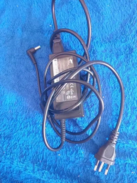 Carregador para notebook Acer aspire dentre outros.