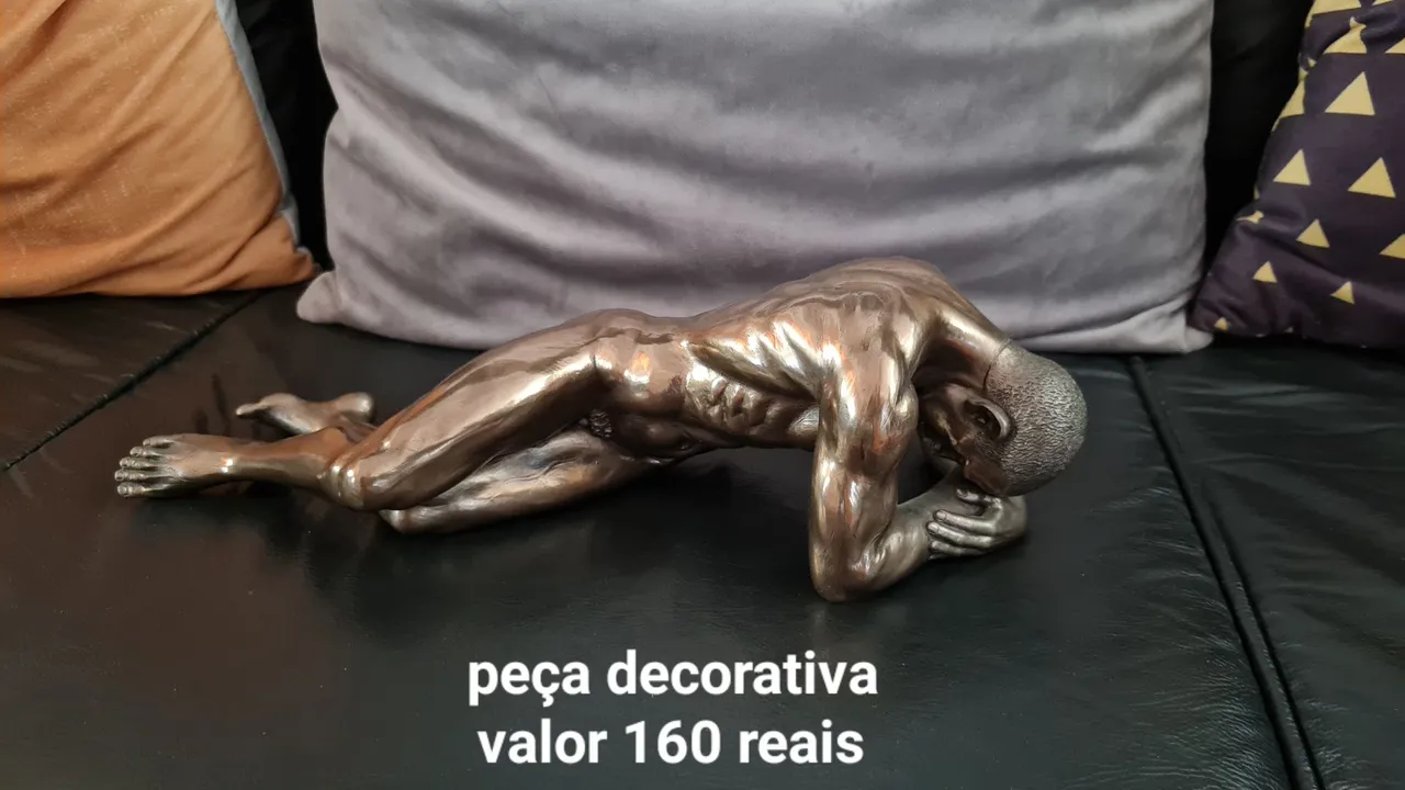 Escultura Decorativa em Resina