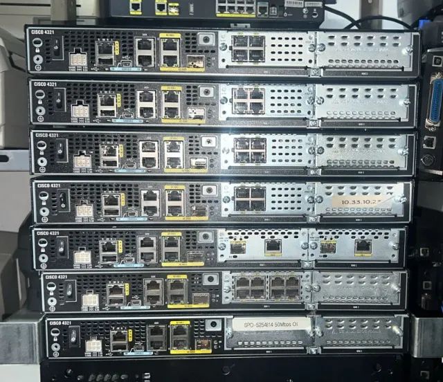 Roteador Cisco ISR4321BR/K9 Sem fonte 