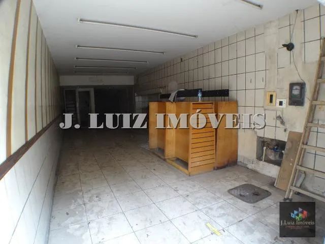 Excelente prédio comercial com loja no Centro em frente a Praça - Foto 4