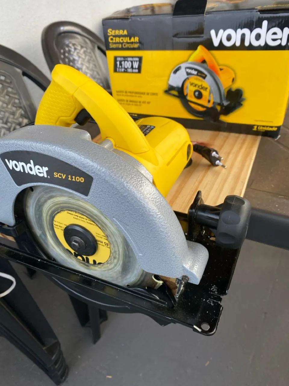 Serra Circular Vonder SCV 1100