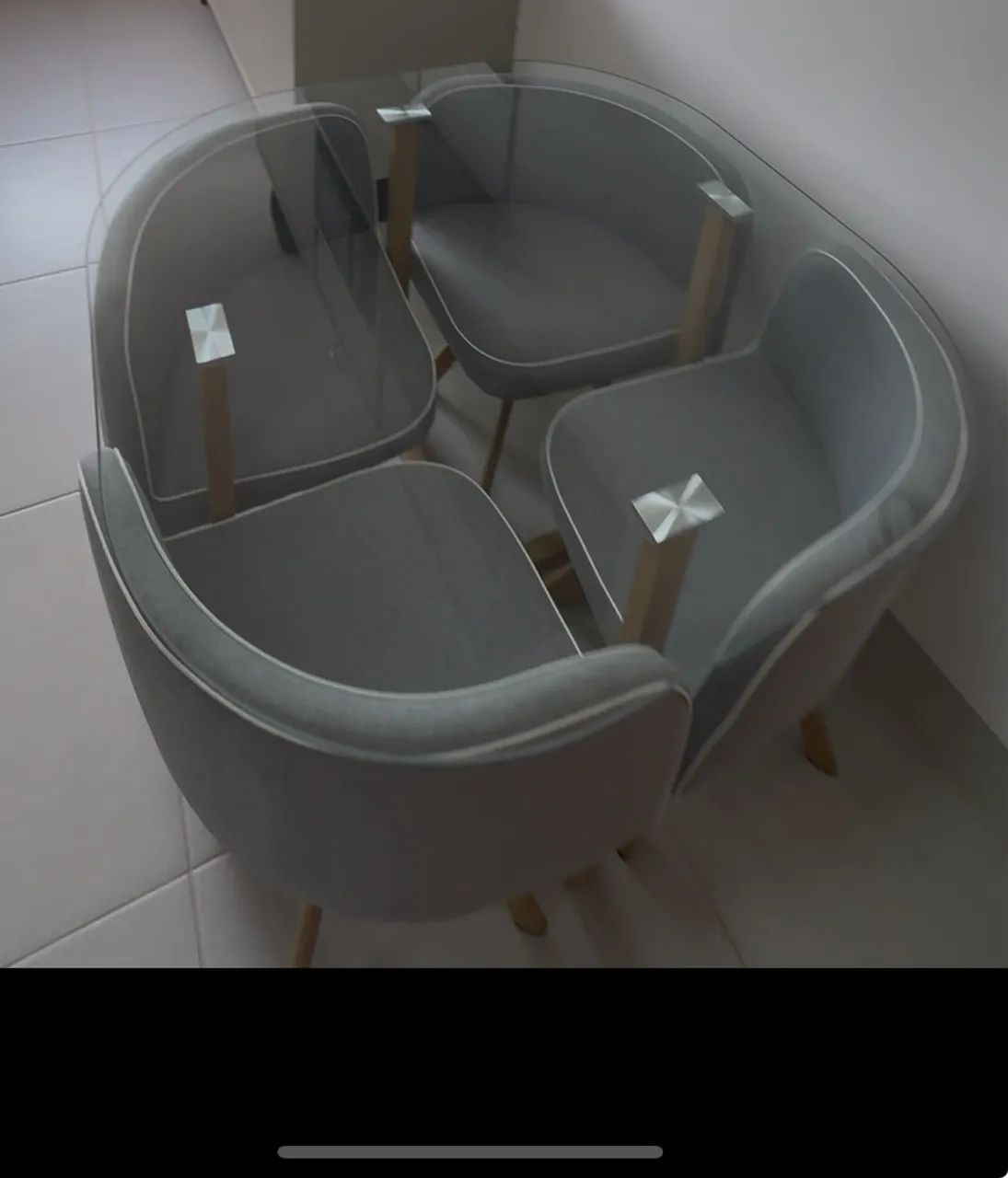 Conjunto Mesa de Centro com 4 Cadeiras