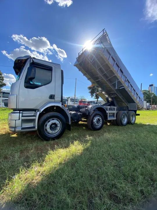 Volvo vm 260 basculante 4º eixo  - Foto 3