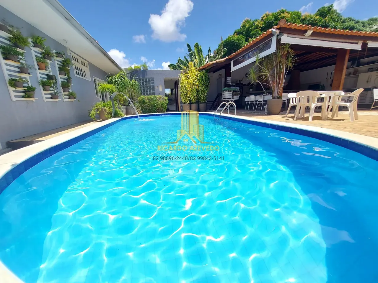 Casa à venda no Jardim Petrópolis, Maceió. Área de lazer privativa